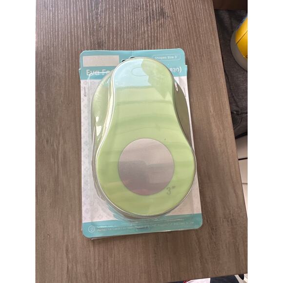 Large Circle Punch 3 Inch Craft Hole Punch for Crafting, Scrapbooking, Gift Wrap - Picture 5 of 5